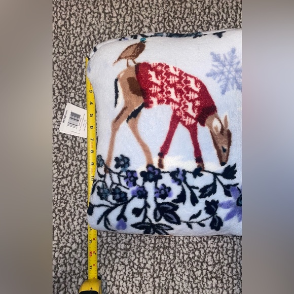 NWT VERA BRADLEY PLUSH MERRY MISCHIEF SNOW DAY FLEECE TRAVEL  CHRISMAS BLANKET - Picture 7 of 9